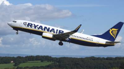 Ryanair прокомментировала экстренную посадку самолета в Минске - ru.slovoidilo.ua - Вильнюс - Минск - Афины