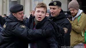 Роберт Менендес - Роман Протасевич - США и ЕС введут санкции против Беларуси после задержания блогера Протасевича - vesti.uz - Англия - Узбекистан - Литва - Минск - Латвия - Ирландия