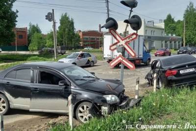 Два автомобиля столкнулись на жд переезде в Йошкар-Оле - mk.ru - респ. Марий Эл - Козьмодемьянск