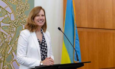 Кристина Квин - США призвали Украину защитить земельную реформу от коррупции - capital.ua - США - Киев