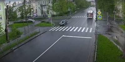 В Ленинградской области россиянка 8 километров протащила мужа на капоте автомобиля - видео - ТЕЛЕГРАФ - telegraf.com.ua - Россия - Ленинградская обл. - Санкт-Петербург - Нальчик