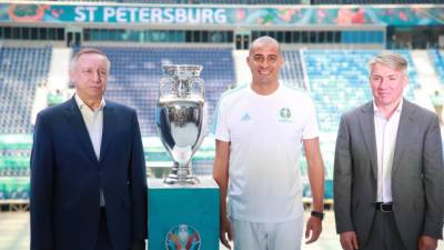 В Петербург доставили Кубок чемпионата Европы по футболу 2020 - delovoe.tv - Санкт-Петербург - Петербург
