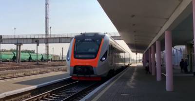 "Укрзализныця" запускает поезд с Волыни на Прикарпатье - delo.ua - Луцк - Ивано-Франковск