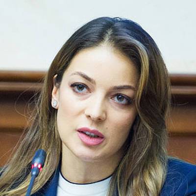 Зарина Догузова - Ростуризм готов продлить программу кешбэка в детские лагеря до конца года - radiomayak.ru