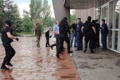 Фискалы проводят обыски в Криворожском горсовете - lenta.ua - Кривой Рог