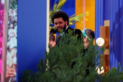 Триумфатором премии Billboard Music Awards 2021 стал певец The Weeknd - aif.ru - Южная Корея - Лос-Анджелес - Пуэрто-Рико