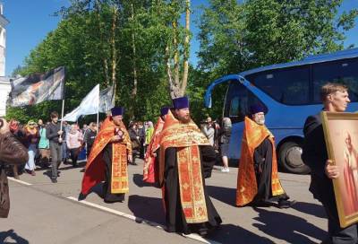 Николай Чудотворца - Освящение нового храма, Литургии и крестный ход: в Ленобласти отпраздновали Никольские дни - online47.ru - Ленинградская обл.