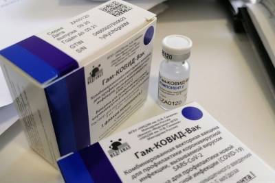 Игорь Рудени - В крупных торговых центрах Твери вакцинировались уже 809 человек - tver.mk.ru - Тверь