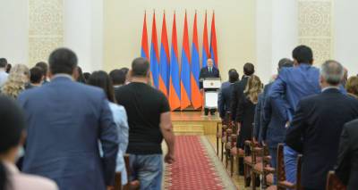 Армен Саркисян - Президент Армении наградил врачей за лечение военных и борьбу с коронавирусом - ru.armeniasputnik.am - Армения
