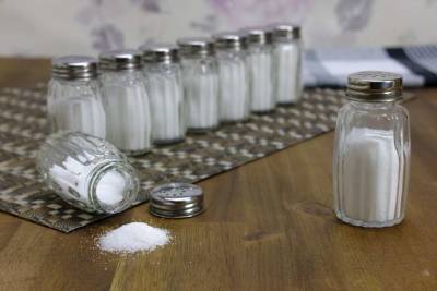 Опасность чрезмерного потребления соли для здоровья раскрыли медики - lenta.ua