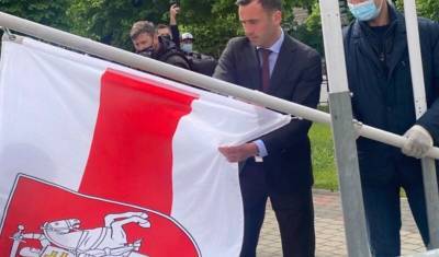 Роман Протасевич - На чемпионате мира по хоккею белорусский флаг заменили на триколор оппозиции - newizv.ru - Вильнюс - Рига - Минск