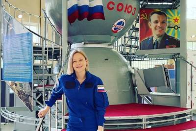 Юлия Пересильд - Юлия Пересильд показала фотографию в космическом костюме - mk-pskov.ru - Псков