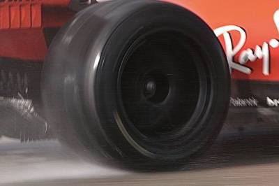 Карлос Сайнс - Во вторник Ferrari начнёт тесты дождевых шин - f1news.ru