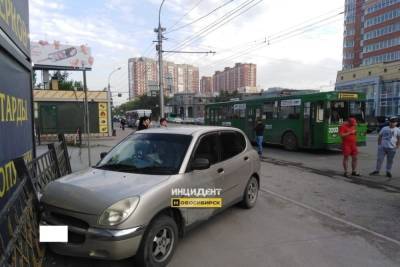 Троллейбус попал в ДТП с легковушкой в Заельцовском районе Новосибирска - novos.mk.ru - Новосибирск - район Заельцовский, Новосибирск