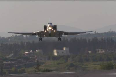 Ту-22 впервые приземлились на российской авиабазе Хмеймим в Сирии - mk.ru - Сирия