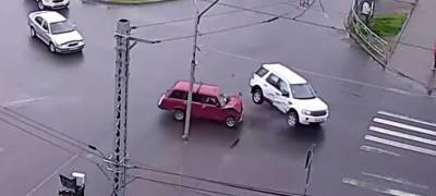 ВАЗ поставил кроссовер на два колеса в Петрозаводске (ВИДЕО) - stolicaonego.ru - Петрозаводск - республика Карелия