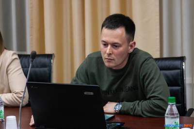 Сергей Надсадин - Депутаты завидуют общественникам, от взгляда которых пропадают ямы в Южно-Сахалинске - sakhalin.info - Южно-Сахалинск