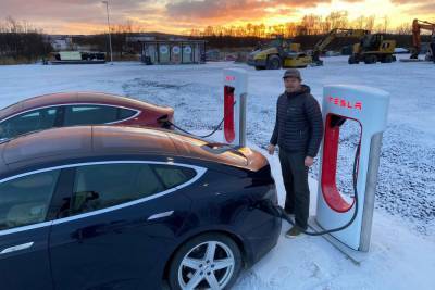 Илон Маск - Суд Норвегии обязал Tesla выплатить по 16 тысяч долларов владельцам электромобилей по делу о троттлинге скорости зарядки батарей - itc.ua - Норвегия