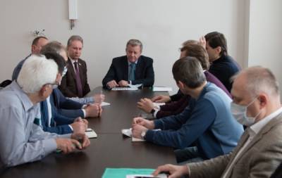 Наталья Комарова - Василий Тихонов - Глава Нижневартовска объявил о своей отставке из-за начавшейся проверки - nakanune.ru - Югра - Нижневартовск