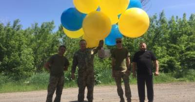 Украинские волонтеры передали жителям Донецка воздушный привет (ФОТО) - dsnews.ua - ДНР - Донецк - ЛНР