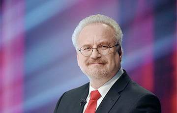 Президент Латвии поддержал мэра Риги, который заменил лукашенковский флаг на бело-красно-белый - charter97.org - Рига - Латвия