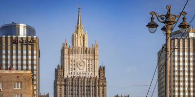 Мария Захарова - Доминик Рааб - В МИД РФ оценили возможность новых санкций ЕС против России из-за инцидента с самолетом Ryanair - ruposters.ru - Англия - Лондон - Минск