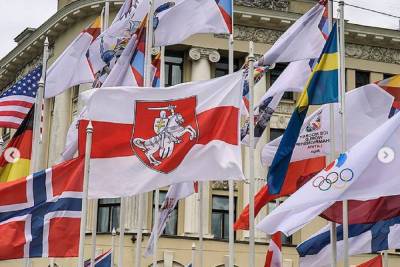 Рене Фазель - Мартиньш Стакис - Рига пообещала снять флаги федерации хоккея в ответ на призыв вернуть госфлаг Белоруссии - mk.ru - Рига - Минск - Латвия