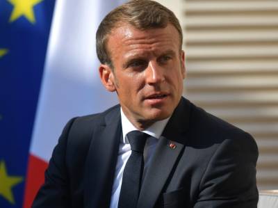 Эмманюэль Макрон - Во Франции - Макрон заявил о продлении масочного режима во Франции до конца июня - sobesednik.ru - Франция