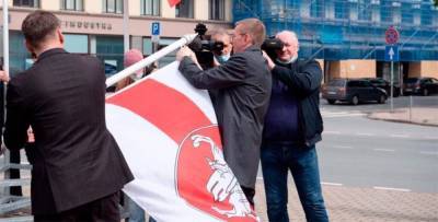 Мартиньш Стакис - В Риге флаг Белоруссии заменили на оппозиционный нацистский - pintnews.ru - Рига - Латвия - Twitter