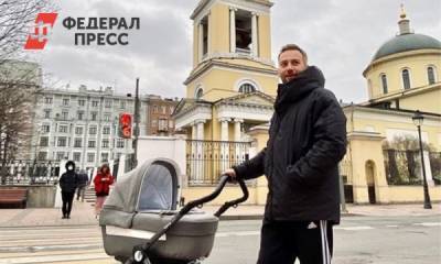 Жанна Фриске - Дмитрий Шепелев - «Все время грустный»: сын Фриске остался без внимания отца - fedpress.ru - Москва