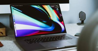 Джон Проссер - Новые ноутбуки MacBook Pro компания Apple может представить уже в июне, – СМИ - focus.ua