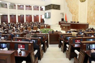 Парламент Беларуси отреагировал на ситуацию с флагом страны на хоккейном ЧМ-2021 в Латвии - unn.com.ua - Киев - Рига - Минск - Латвия