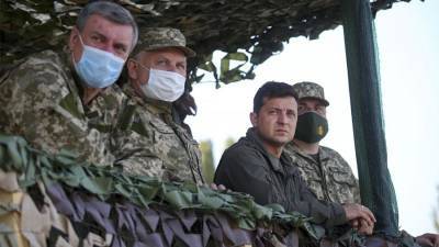Владимир Зеленский - Мария Захарова - В МИДе прокомментировали идею об увеличении численности ВС Украины - iz.ru