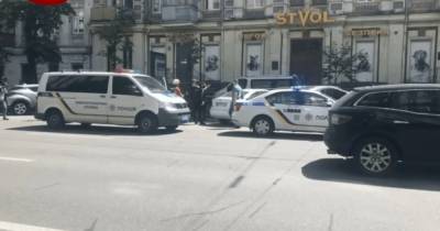"Работают взрывотехники": в Киеве перекрыли улицу Саксаганского (фото) - focus.ua - Киев