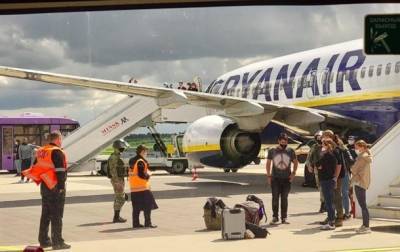 В Минске опубликовали стенограмму переговоров диспетчера с пилотом Ryanair - korrespondent.net - Вильнюс - Минск