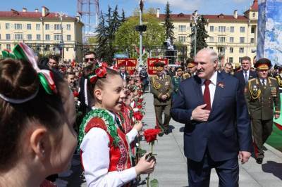 Александр Лукашенко - NI: Лукашенко умело разыгрывает свои карты - topwar.ru