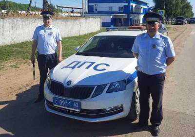 Тамбовчанка поблагодарила рязанских полицейских за помощь с ремонтом машины - ya62.ru - Рязанская обл. - район Шиловский