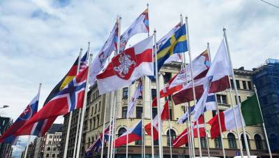 Эдгар Ринкевич - Мартиньш Стакис - Посольство России в Латвии раскритиковало решение заменить флаг страны на ЧМ в Риге - gazeta.ru - Рига - Латвия