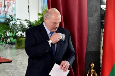 Александр Лукашенко - Жан-Ив Ле-Дриан - Франция пообещала никогда не признавать итоги президентских выборов в Белоруссии - lenta.ru - Париж - Минск