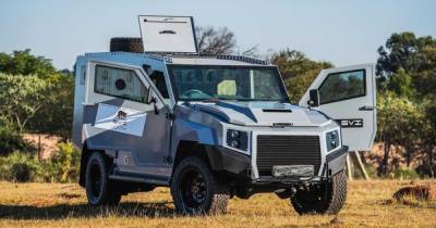 Внедорожник Toyota Land Cruiser превратился в 8-местный броневик (видео) - focus.ua - Юар