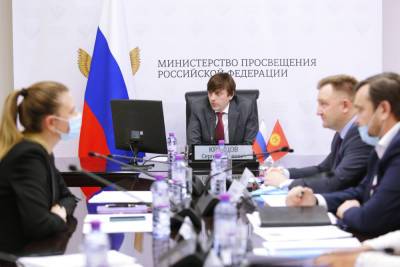 Владимир Путин - Сергей Кравцов - Россия и Кригизия продолжают сотрудничество в сфере преподавания русского языка за рубежом – Учительская газета - ug.ru - Киргизия