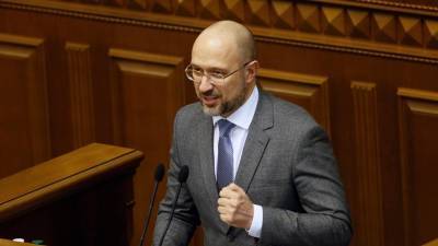 Денис Шмыгаль - Украина прекращает авиасообщение с Беларусью - golos-ameriki.ru