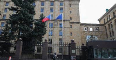 Посольство Чехии в России уволило 71 местного работника - reendex.ru - Москва - Прага