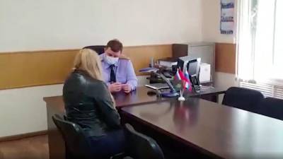 Сотрудницу стройнадзора Красноярского края задержали по делу о взятке - iz.ru - Красноярский край