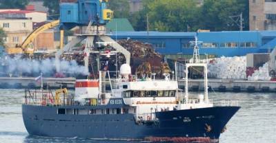 Российский траулер направили в порт Японии после столкновения в Охотском море - reendex.ru - Япония