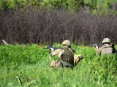 Боевики на Донбассе ранили украинского военного – штаб ООС - gordonua.com - Россия - Украина - Крым - Светлодарск
