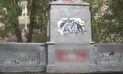 На Харьковщине вандалы изуродовали памятник защитникам Украины: фото с места - politeka.net