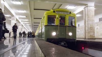 Ретросостав запустят в петербургском метро в честь Дня города - vm.ru - Санкт-Петербург