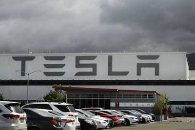 Илон Маск - Денис Мантуров - Названы условия для появления завода Tesla в России - lenta.ru