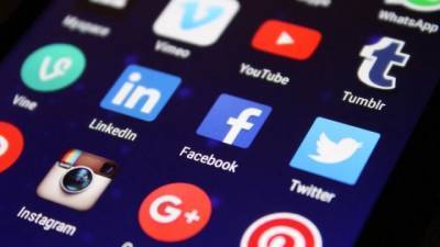 Роскомнадзор выдвинул ультиматум Facebook, Twitter и другим иностранным соцсетям - delovoe.tv - Twitter